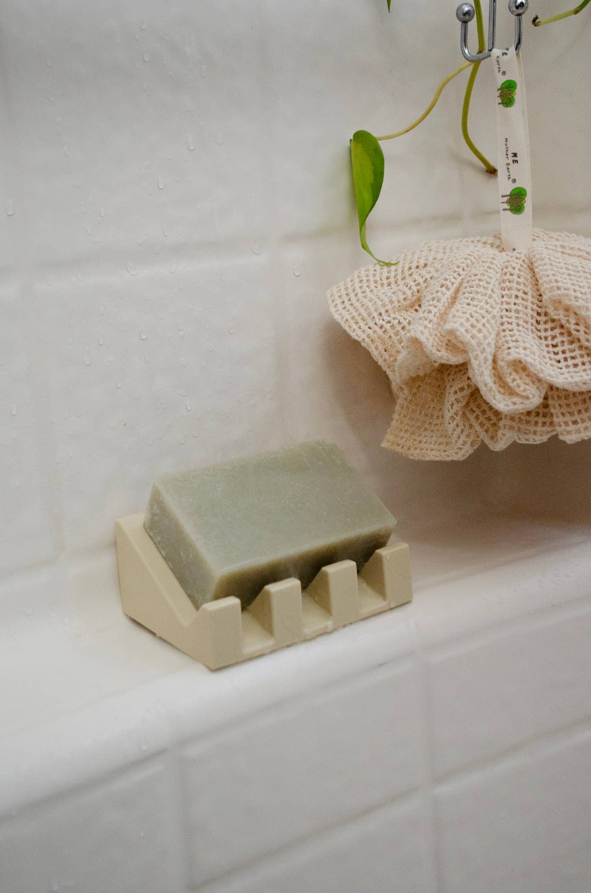 Silicone Draining Soap Dish | Me Mother Earth
