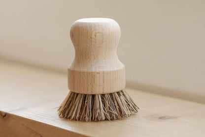 Pot scrubber / Hand Brush White Teakwood - No Tox Life® | CASA AGAVE®