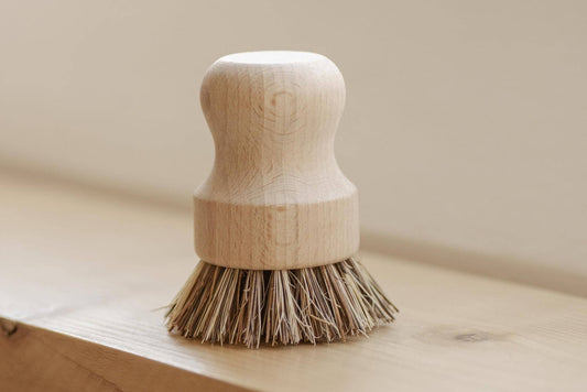 Pot scrubber / Hand Brush White Teakwood - No Tox Life® | CASA AGAVE®