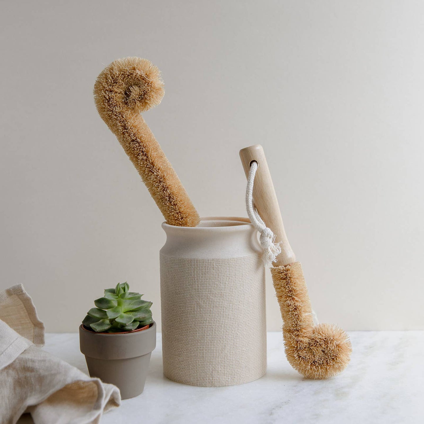 Earth Ahead: Bamboo + Coconut Bottle Brush | Eco Friendly